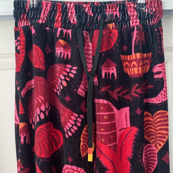 FARM Rio- velour pantsuit - Picture 3 of 11